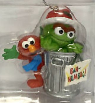 Snoopy Plush Interactive Holiday Display Peanuts