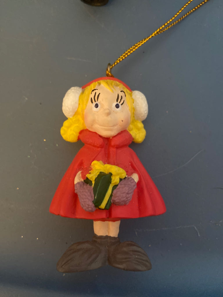 Peanuts Dept 56 Snoopy’s Christmas Kiss