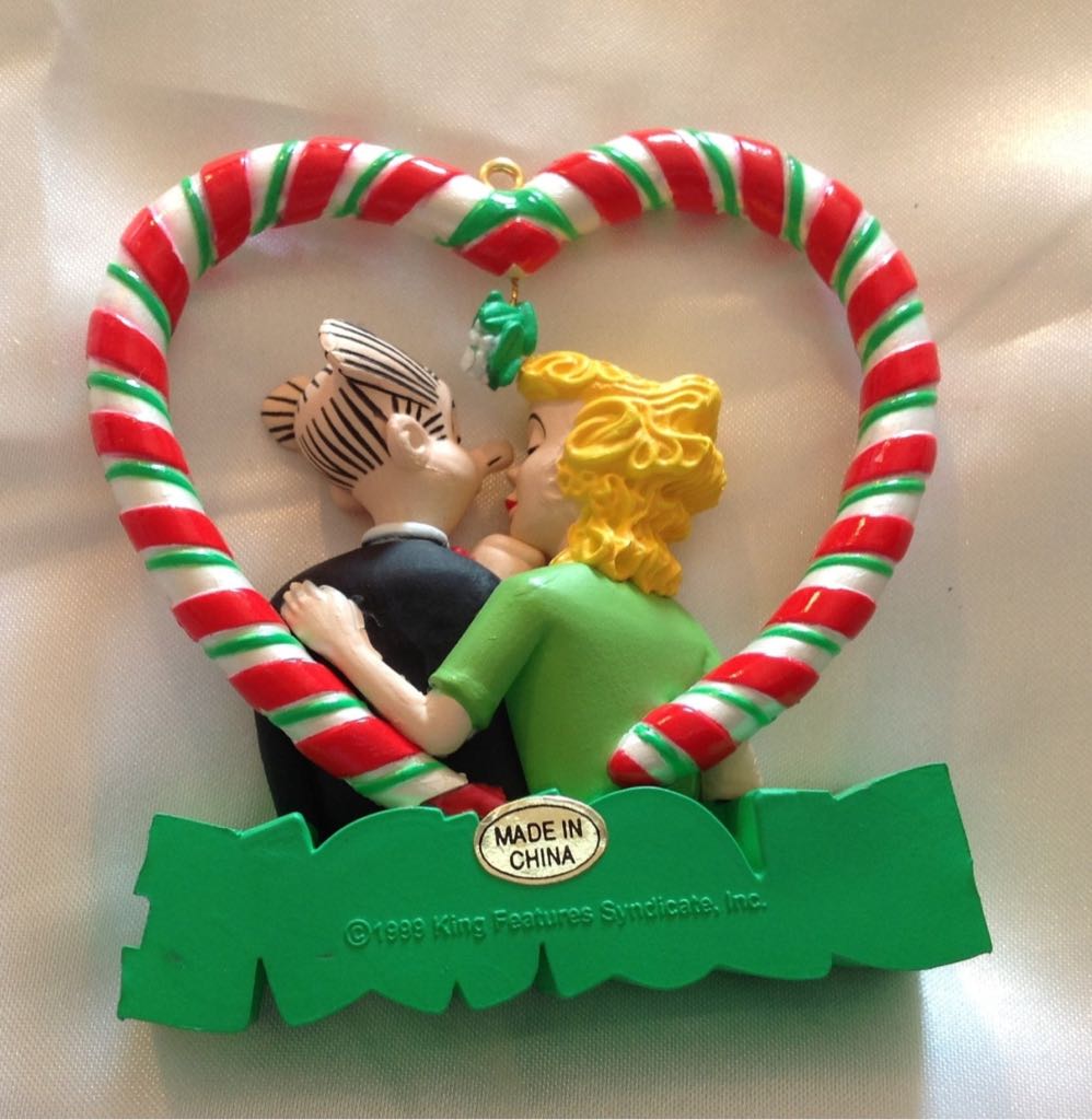 Blondie  (Comic Strip) ornament collectible - Main Image 2