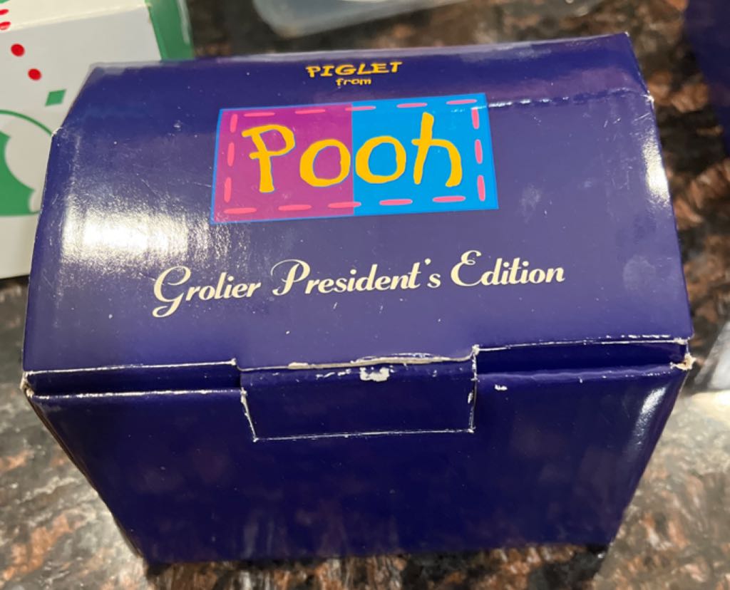 Piglet With Snowflake - Winnie the Pooh (Grolier) ornament collectible - Main Image 2