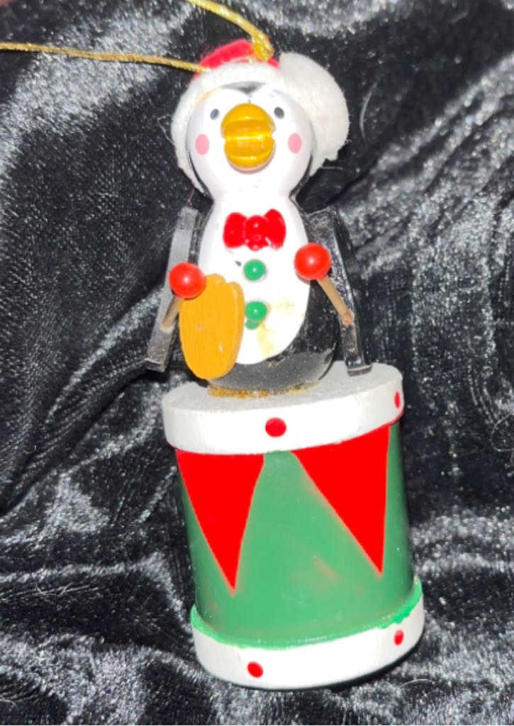 Santa’s Menagerie of Friends Gem