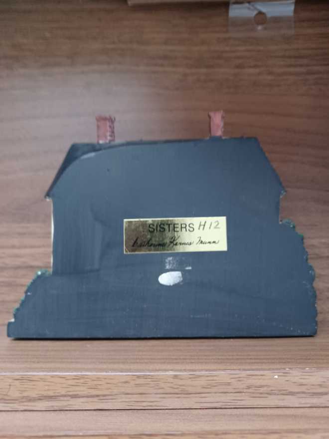 Sisters  (Christmas Village) ornament collectible - Main Image 2