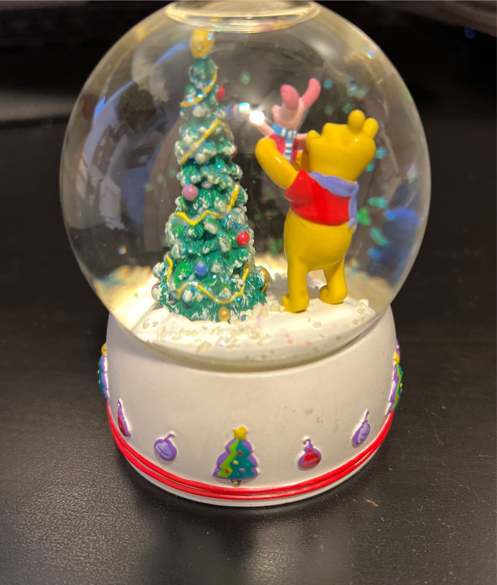 Pooh And Piglet Waterglobe - Winnie the Pooh (Winnie the Pooh) ornament collectible - Main Image 2