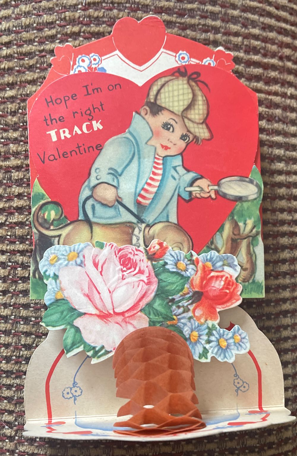 C.F.B. - Valentine - Folded - Honeycomb - Detective - Valentine (Folded - Honeycomb) ornament collectible - Main Image 2