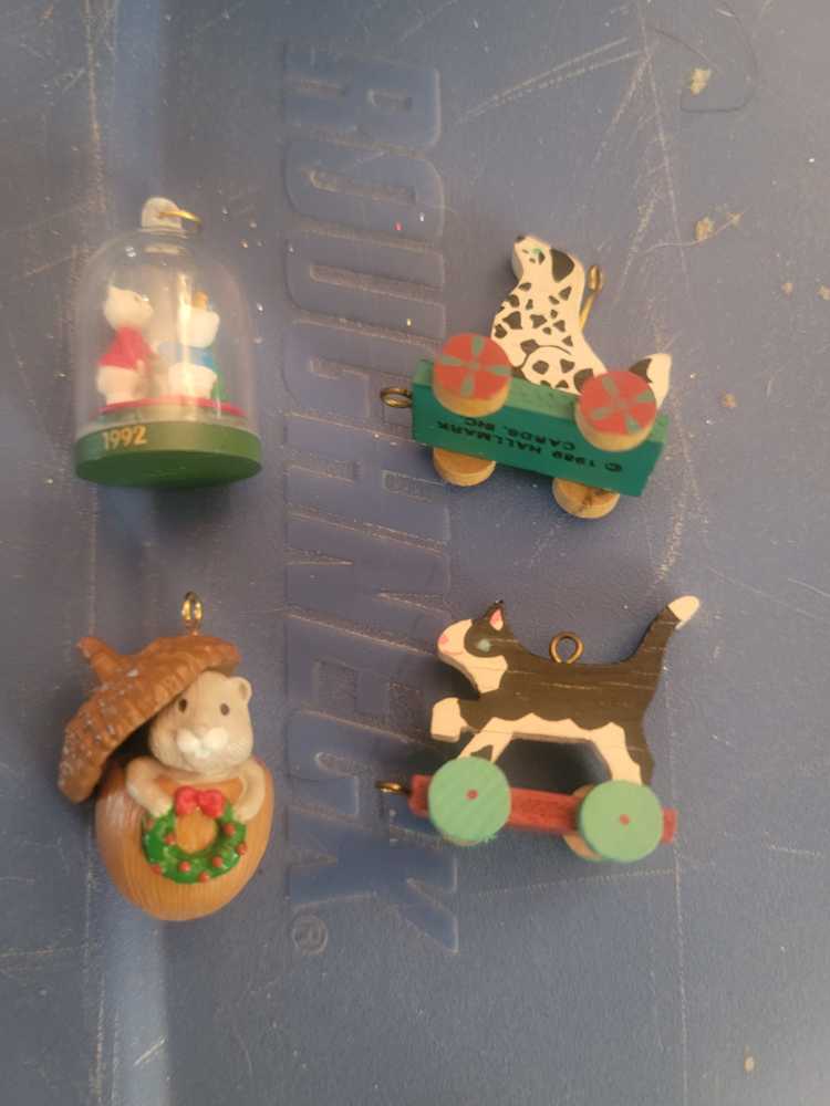 Unboxed Multiple   (Miniatures) ornament collectible - Main Image 3