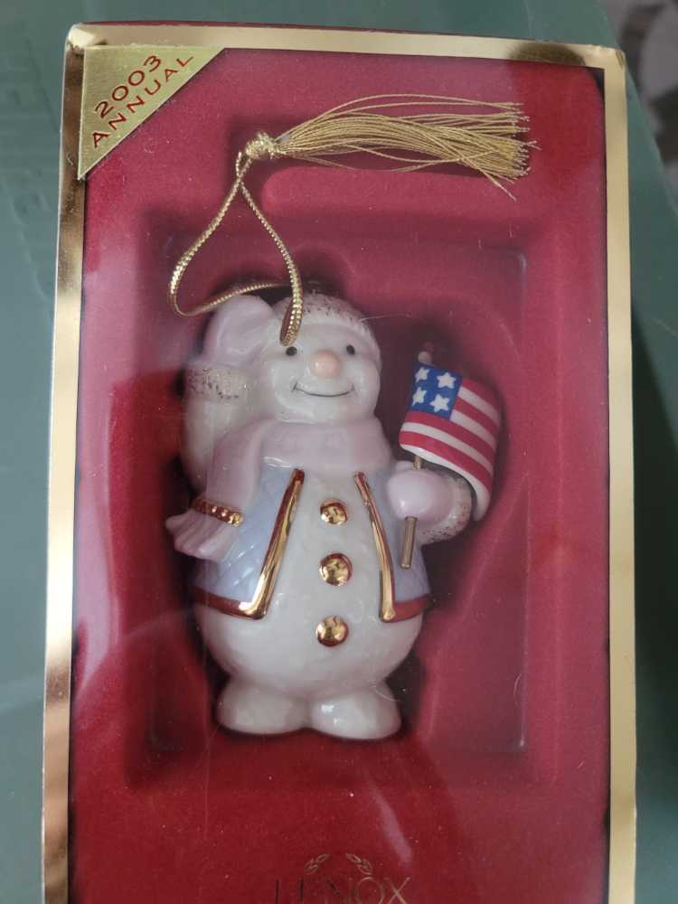Patriotic Snowman - Lenox Annual Snowman Ornament ornament collectible [Barcode 091709441195] - Main Image 3