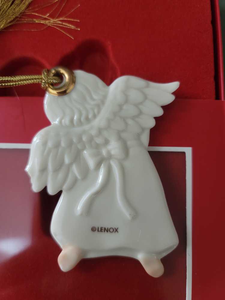 Lenox Angel  ornament collectible - Main Image 3