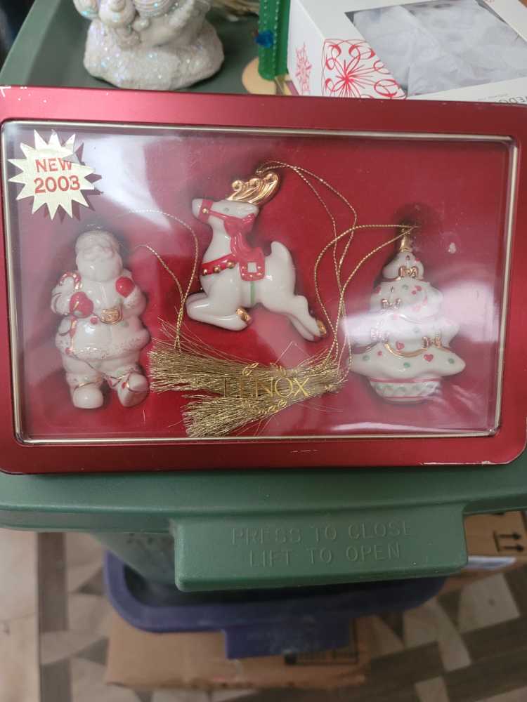 Tin Box Set: Santa, Reindeer, Tree   ornament collectible [Barcode 091709441089] - Main Image 2