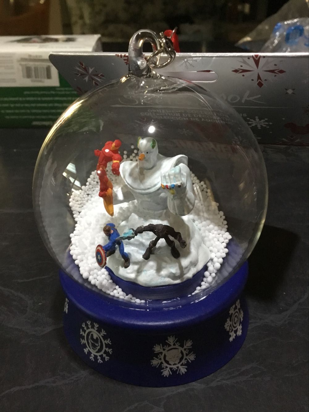 Marvel Snowglobe - Marvel ornament collectible [Barcode 465063296478] - Main Image 1