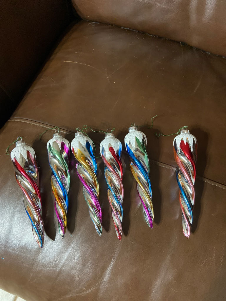 Lanissa - D.G.B.M - Round - Stencil - Red, Gold