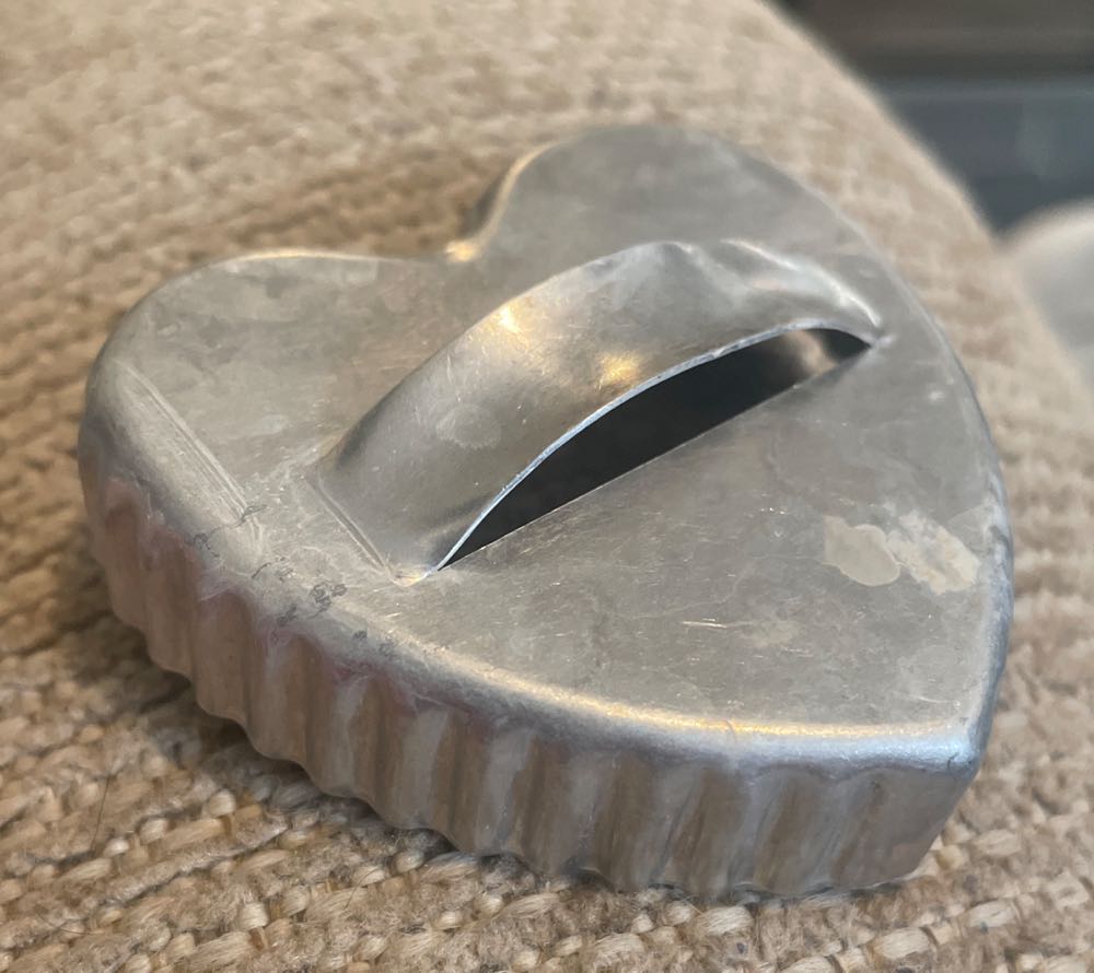 Cookie Cutter - Ribbed - Heart (Cookie Cutter) ornament collectible - Main Image 2