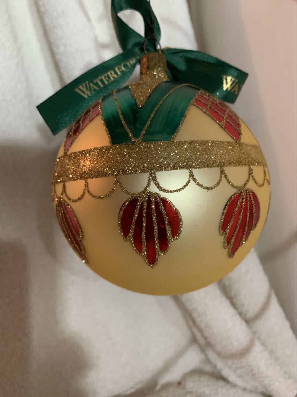 Samuel Miller 1998 Ball - Holiday Heirlooms (Christmas Tree Ornament) ornament collectible - Main Image 1