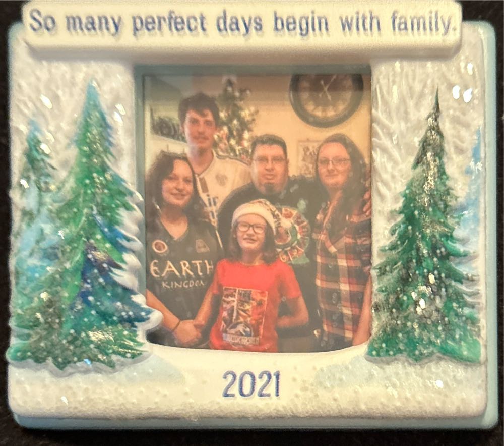 Our Family 2021  (Picture Ornament) ornament collectible [Barcode 763795659548] - Main Image 4
