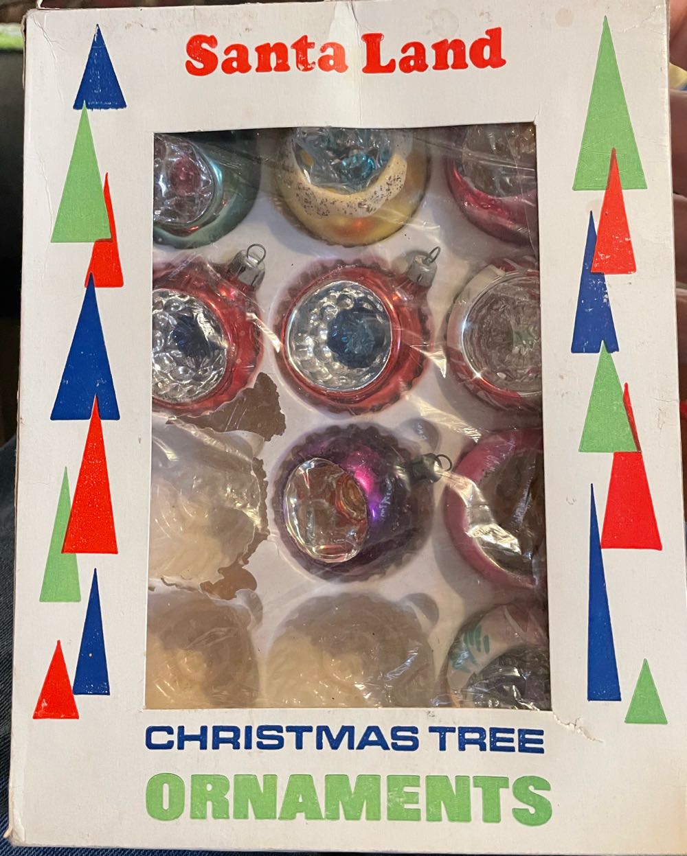 Santa Land - Reflector - Green, Red - Reflector (Round) ornament collectible - Main Image 3