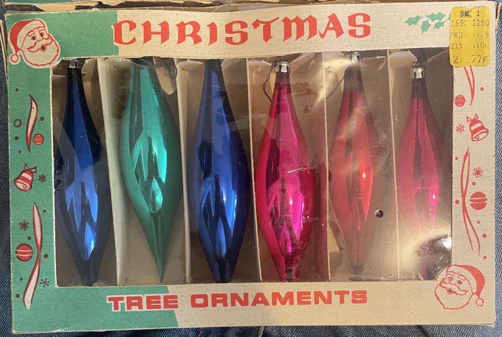 Poland - Teardrop - Pink - Simple (Teardrop) ornament collectible - Main Image 2