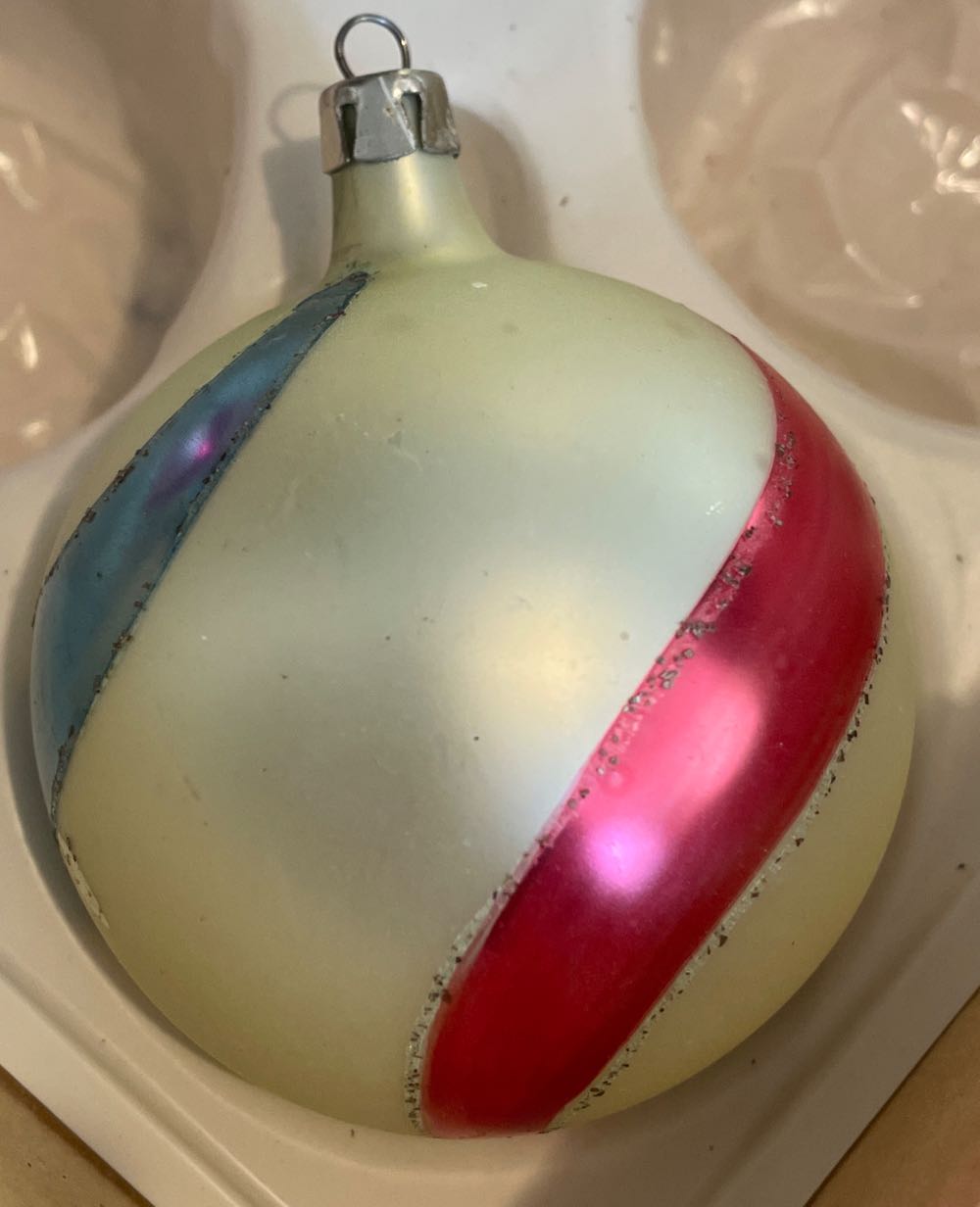 Cookie Cutter - Hallmark - Peanuts - Snoopy - Joe Cool - “Hi, Sweetie”