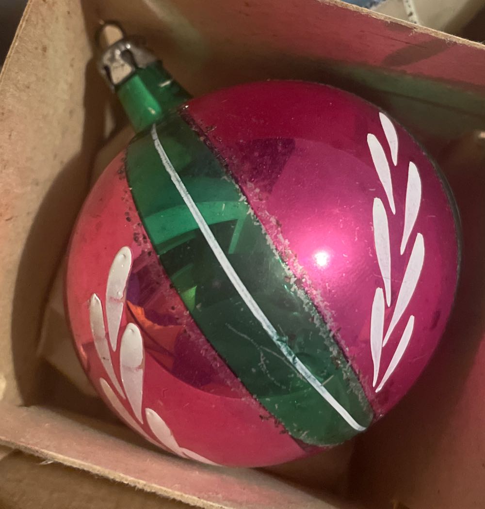 Poland - Round - Dark Pink, Green, White - Designed (Round) ornament collectible - Main Image 2