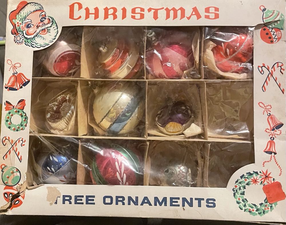 Poland - Round - Dark Pink, Green, White - Designed (Round) ornament collectible - Main Image 3