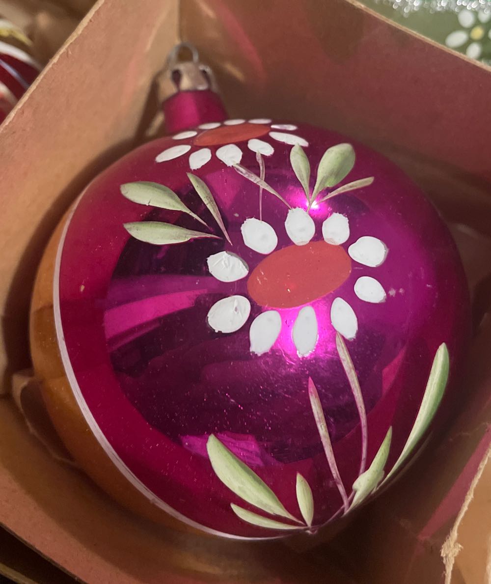 Poland - Round - Designed - Purple, Green, White, Gold - Designed (Round) ornament collectible - Main Image 3