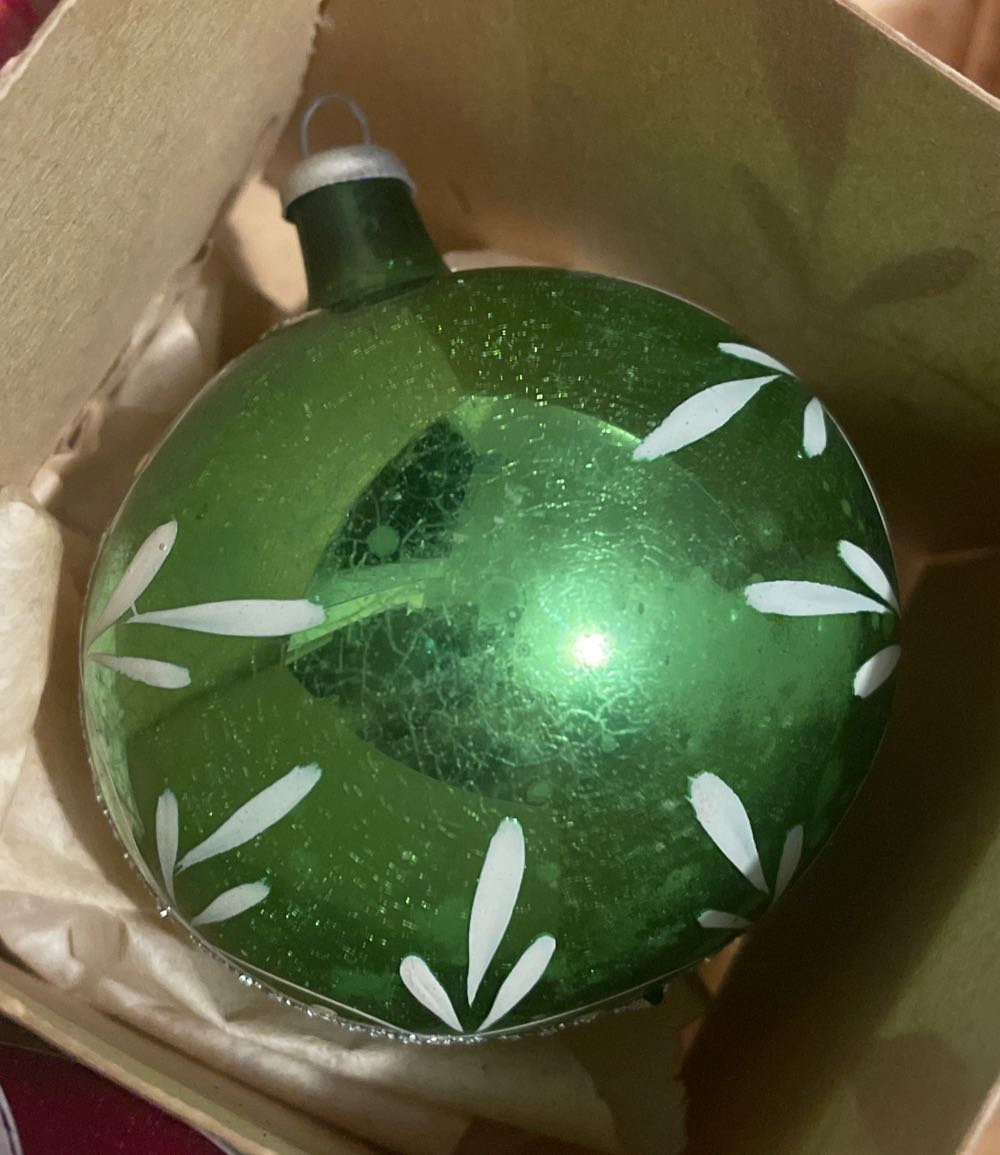 Poland - Round - Designed - Green, White, Silver - Designed (Round) ornament collectible - Main Image 4