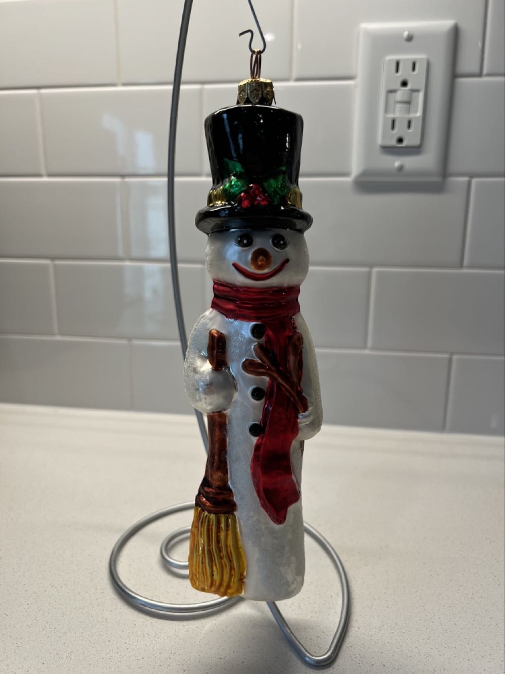 Musical Santa Wreath - Pat. No 258996