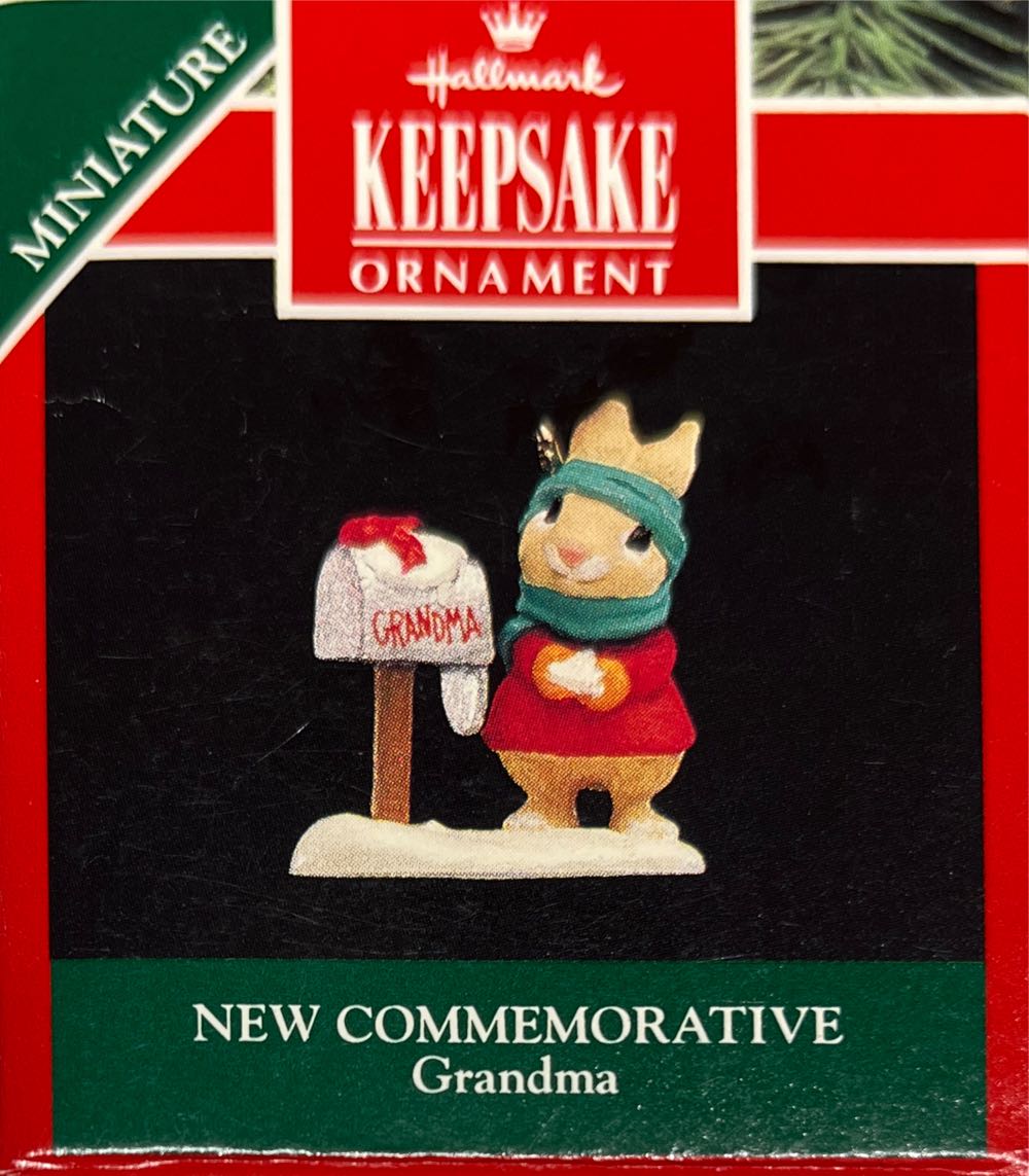 Grandma  ornament collectible [Barcode 070000027659] - Main Image 1