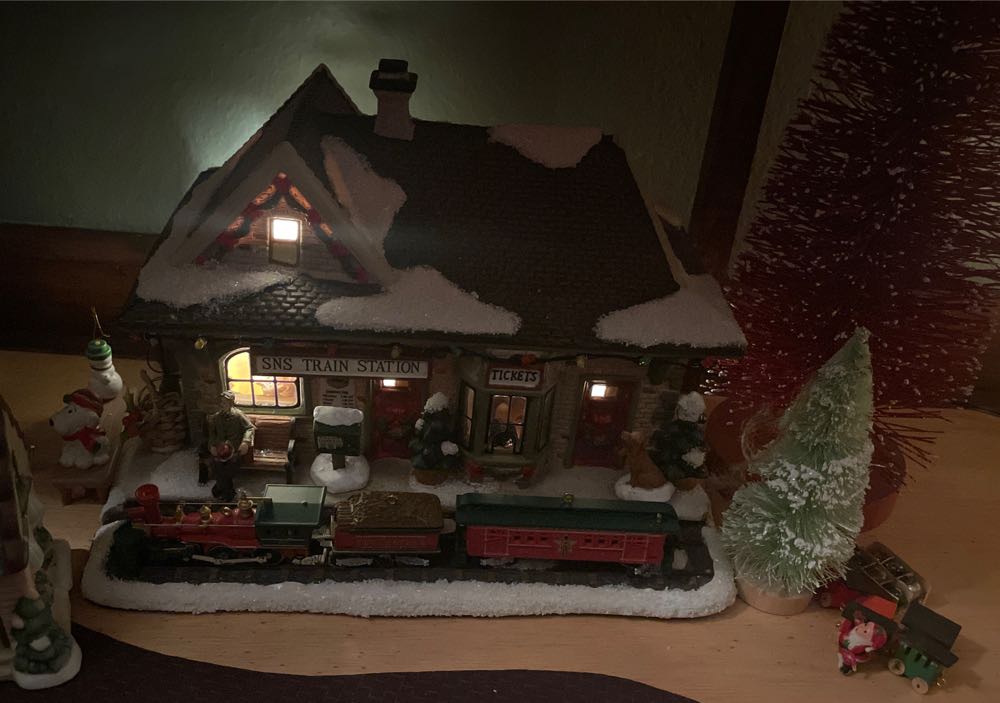 St Nicholas Square Train Station  ornament collectible [Barcode 400902834077] - Main Image 3