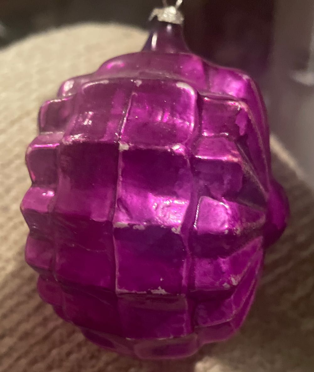 Czechoslovakia - Burst - Purple - Burst (Figural) ornament collectible - Main Image 2