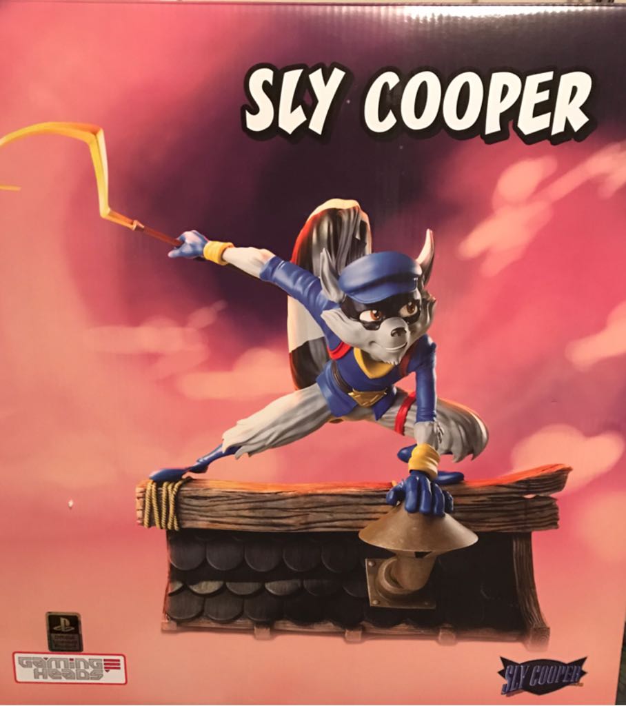 Goebel - Robinson - White Robed Angel With Lantern - 41 412 09