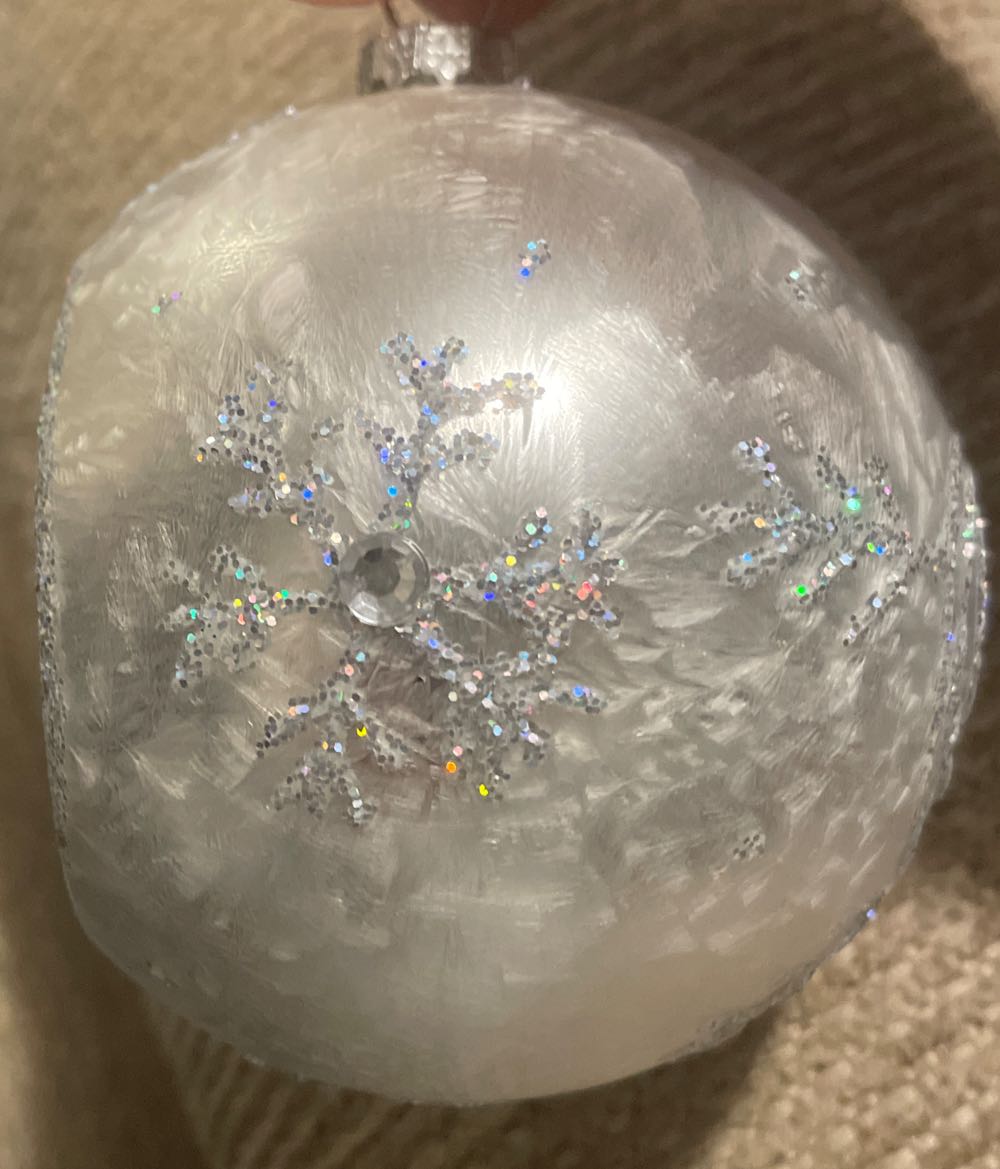 Snowflakes - Round - Reflector - Reflector (Round) ornament collectible - Main Image 3