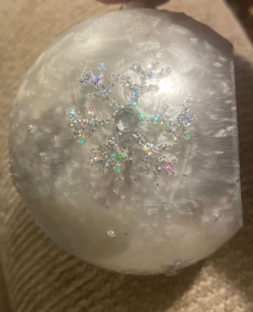 Snowflakes - Round - Reflector - Reflector (Round) ornament collectible - Main Image 4