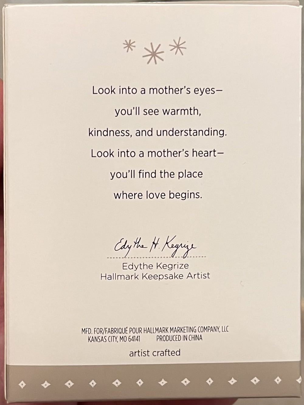 A Mother’s Heart  (Hallmark Keepsake) ornament collectible [Barcode 763795935994] - Main Image 3