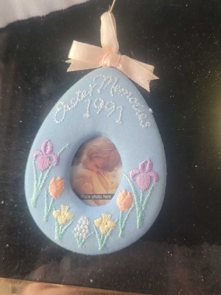 Easter Memories  (Easter) ornament collectible [Barcode 070000045608] - Main Image 2