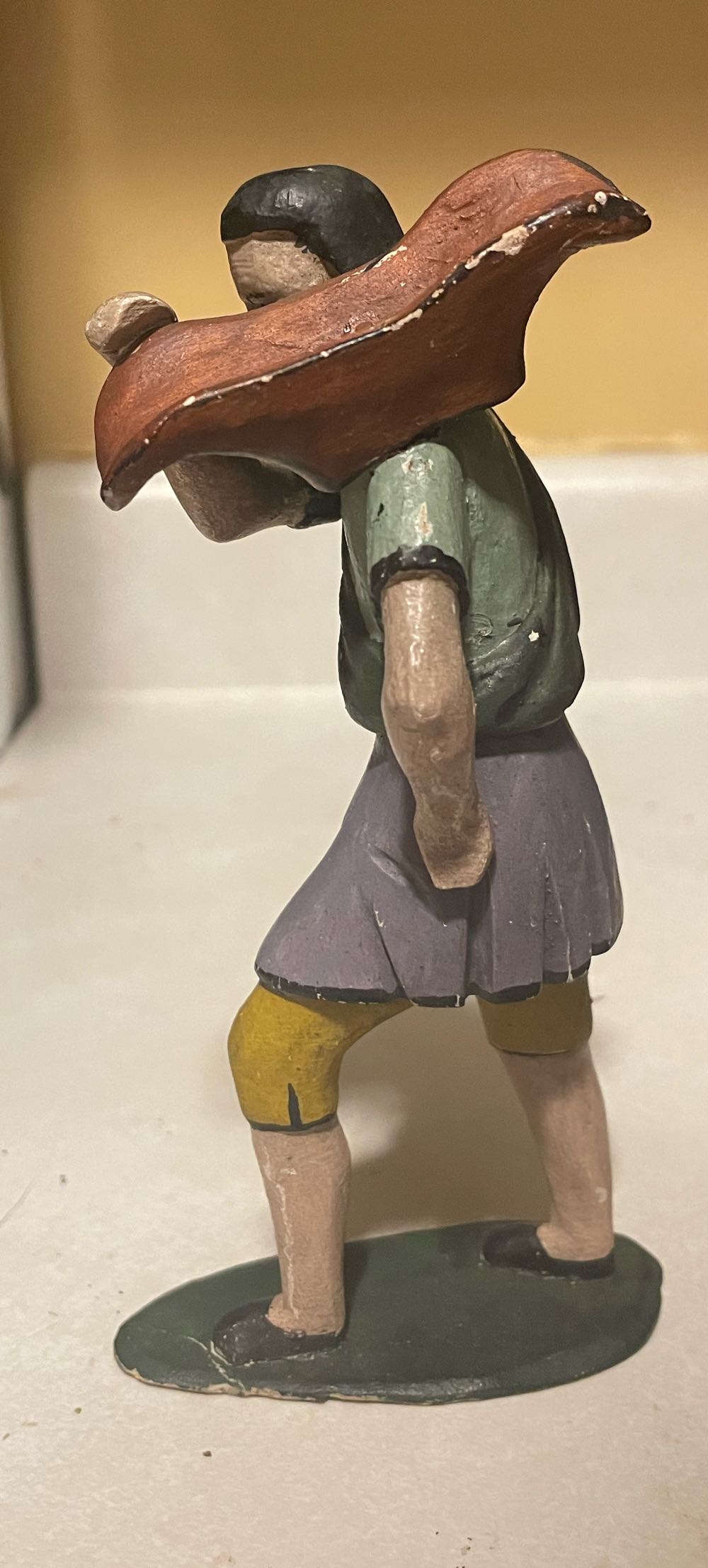 Grulich - Nativity - Villager - Man With Bowl - Villager (Nativity) ornament collectible - Main Image 3
