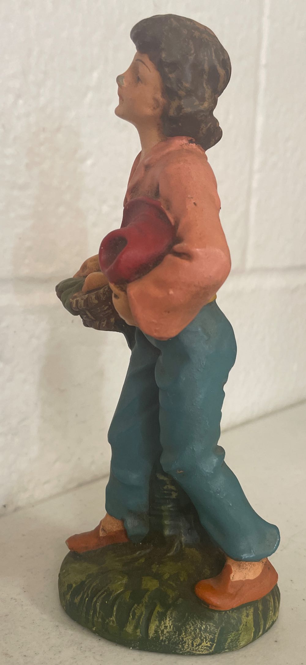 Marchi - Villager - Boy Standing Holding Basket With Apples - Villager (Nativity) ornament collectible - Main Image 2