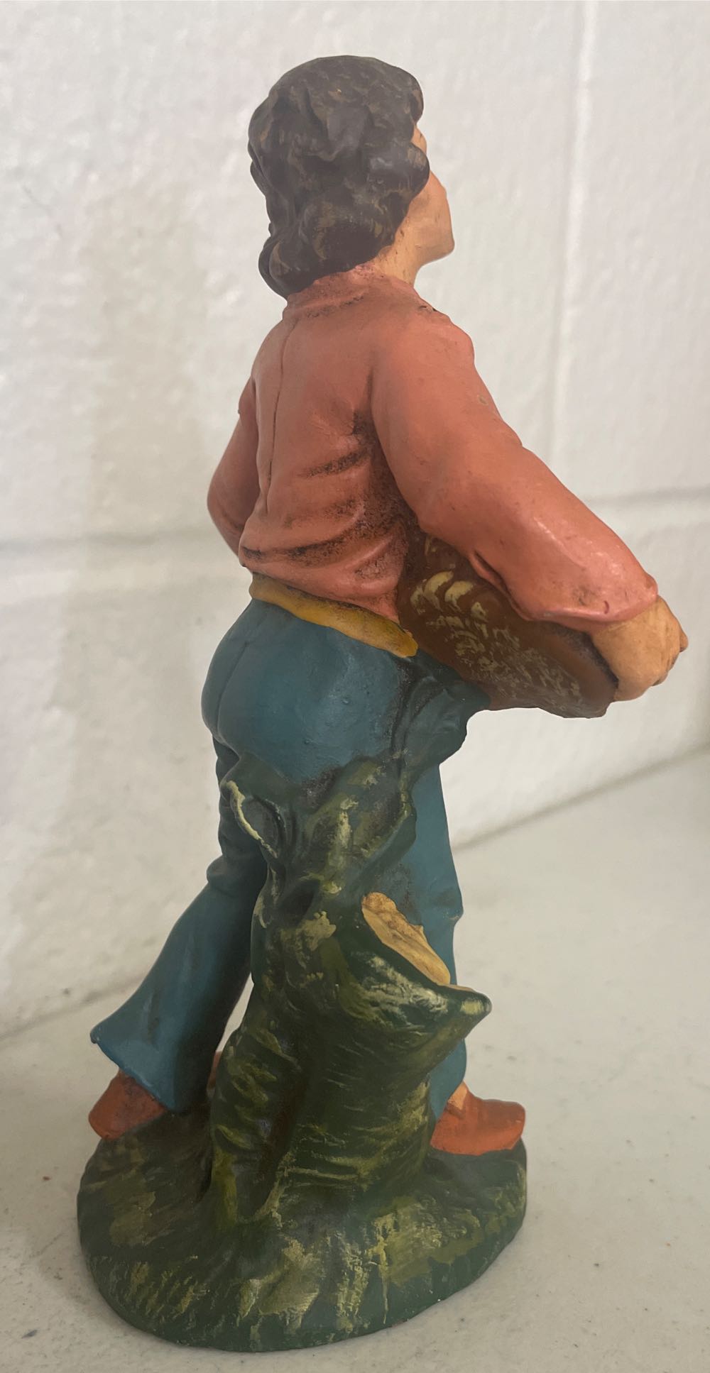 Marchi - Villager - Boy Standing Holding Basket With Apples - Villager (Nativity) ornament collectible - Main Image 3