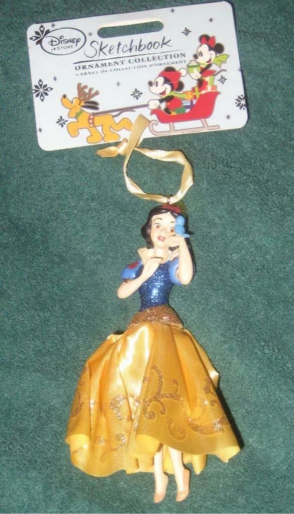 M&M - 1995 - Red - Peanut - Caroling