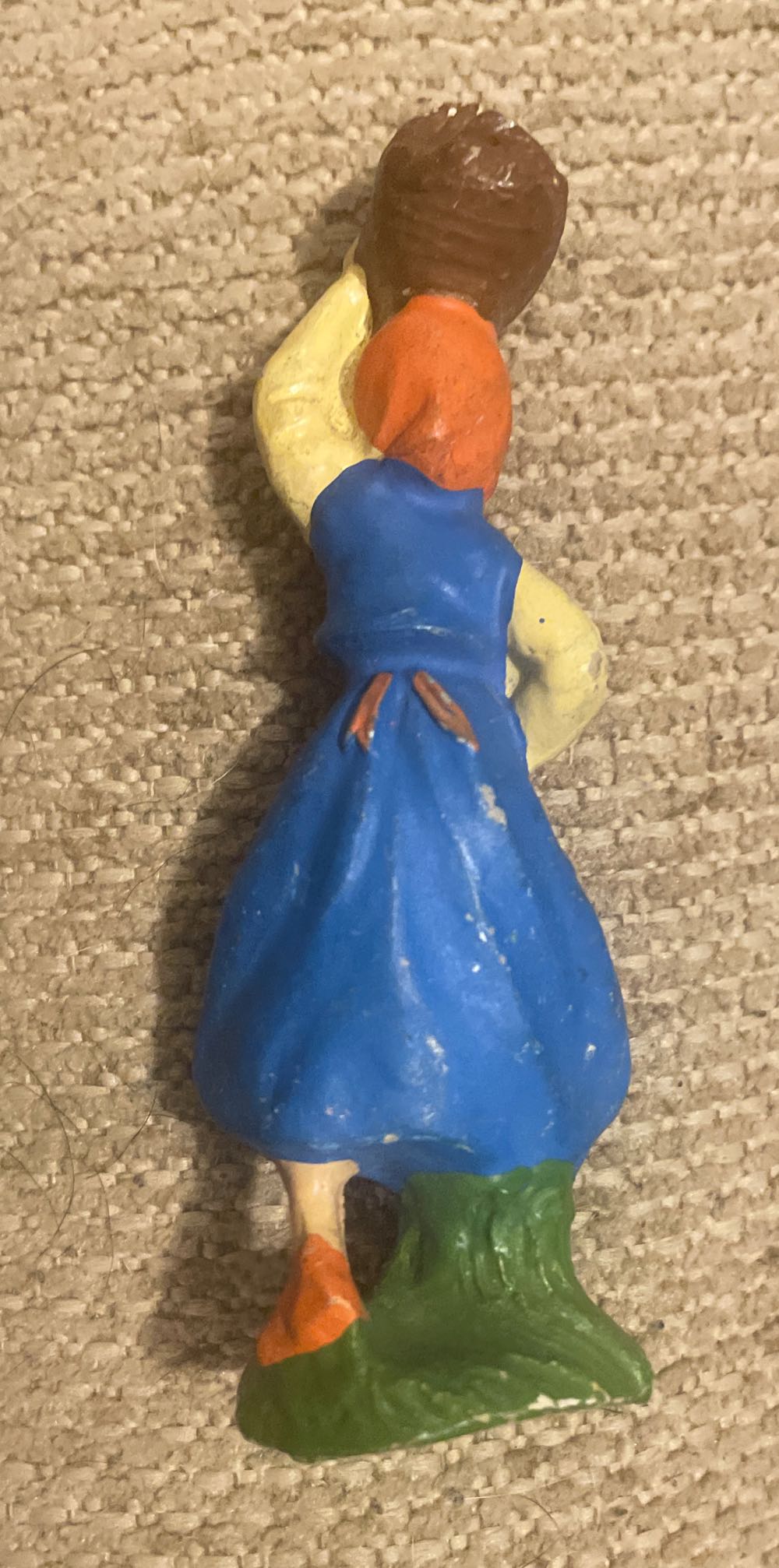 Marchi - Villager - Woman With Fruit In Basket And Apron - Villager (Nativity) ornament collectible - Main Image 2