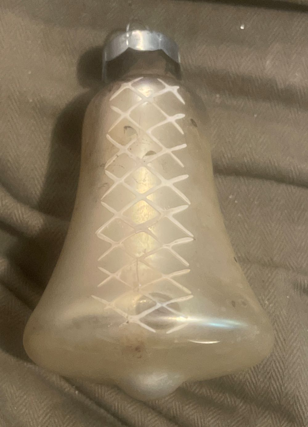 D.G.B.M. - Bell - Gold - Starbursts - Starbursts (Bell) ornament collectible - Main Image 2