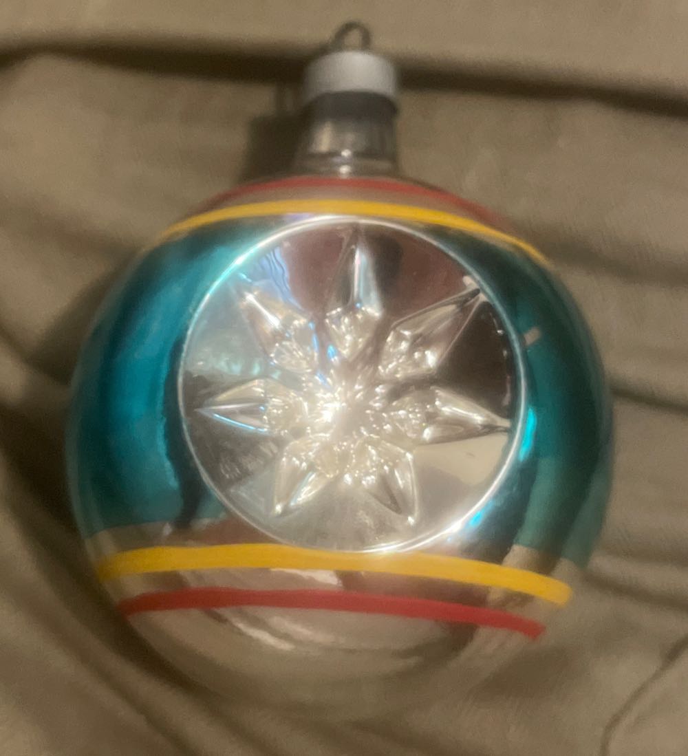 Premiere - Round - Star Reflector - Red, Yellow, Teal - Reflector (Round) ornament collectible - Main Image 3