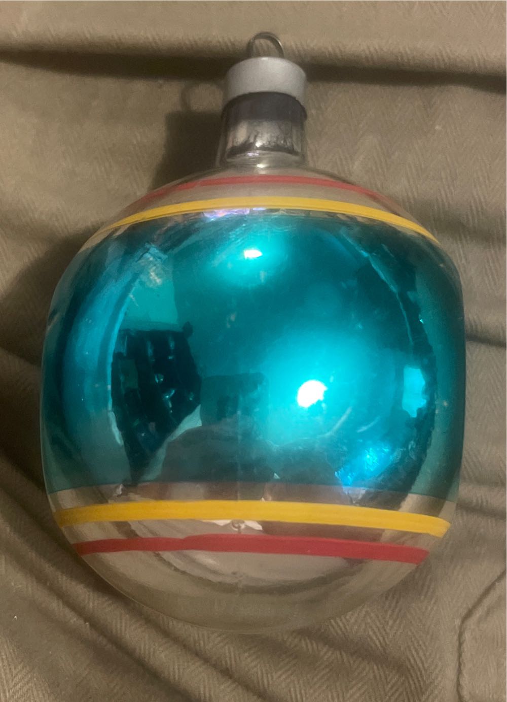 Premiere - Round - Star Reflector - Red, Yellow, Teal - Reflector (Round) ornament collectible - Main Image 4