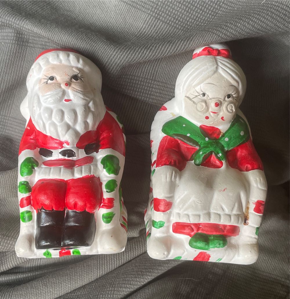 S&P - Santa and Mrs Claus In Rocking Chairs - Santa (Salt & Pepper Shakers) ornament collectible - Main Image 1