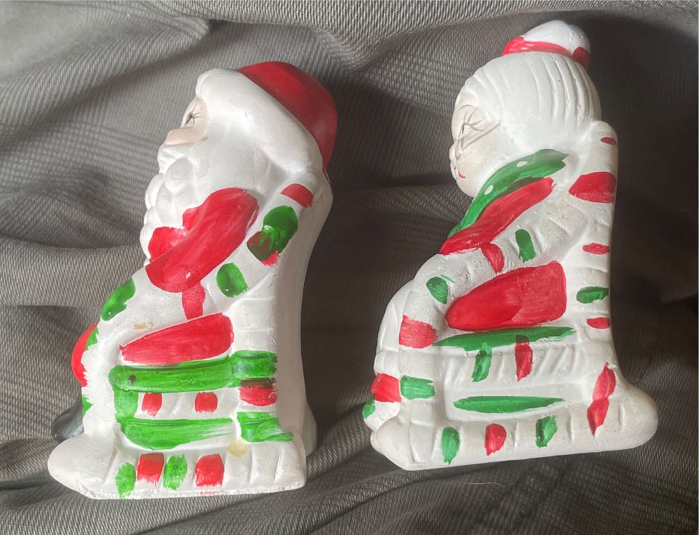 S&P - Santa and Mrs Claus In Rocking Chairs - Santa (Salt & Pepper Shakers) ornament collectible - Main Image 2