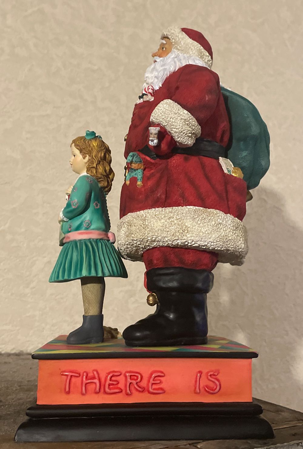 Pipka - Yes, Virginia - #3772/4500 - Design #13925 - Memories of Christmas (Collectible Series) ornament collectible - Main Image 2