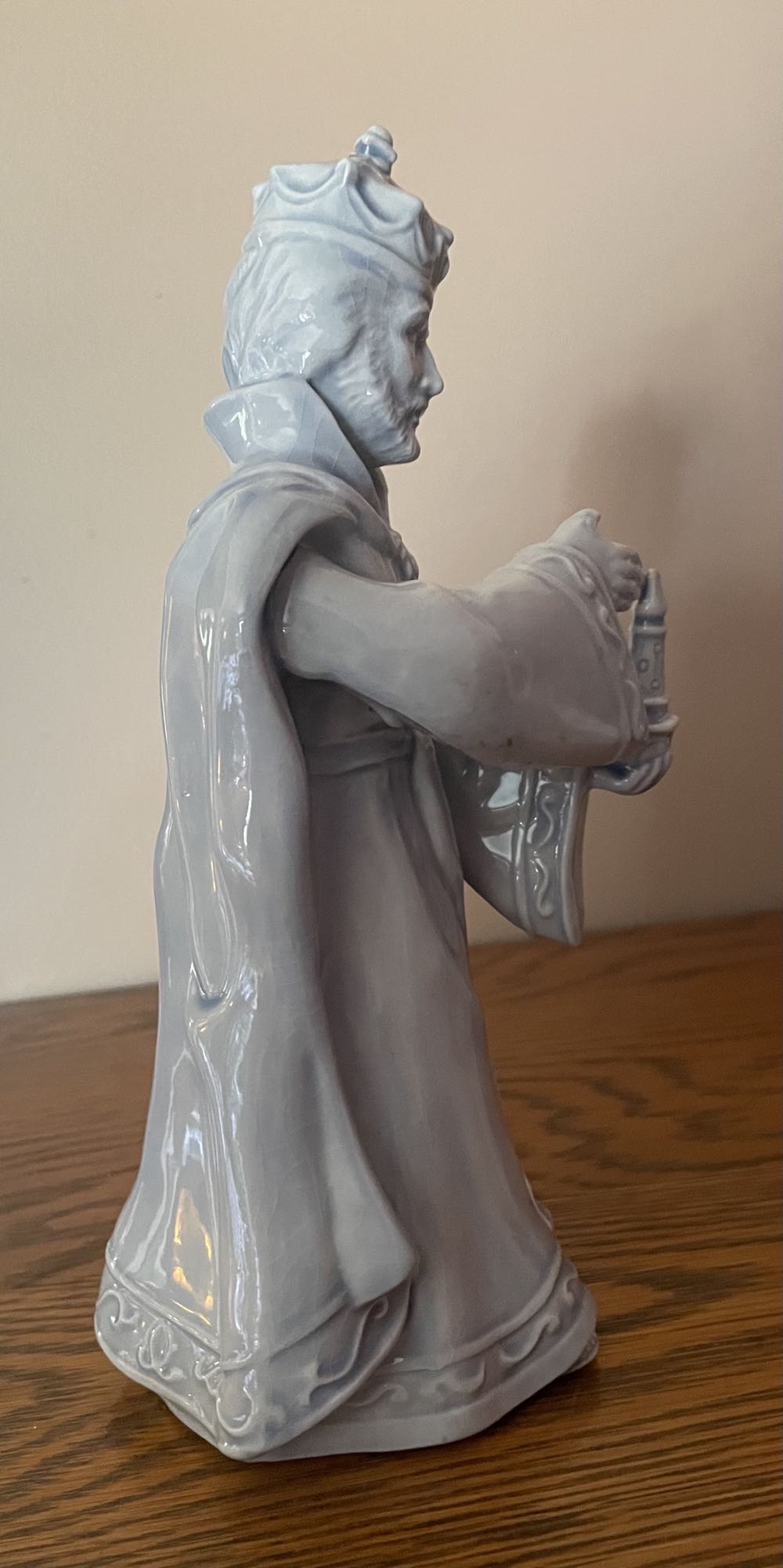 Ceramic - Provincial - Nativity - Magi - King With Urn - P535 - Magi (Nativity) ornament collectible - Main Image 2