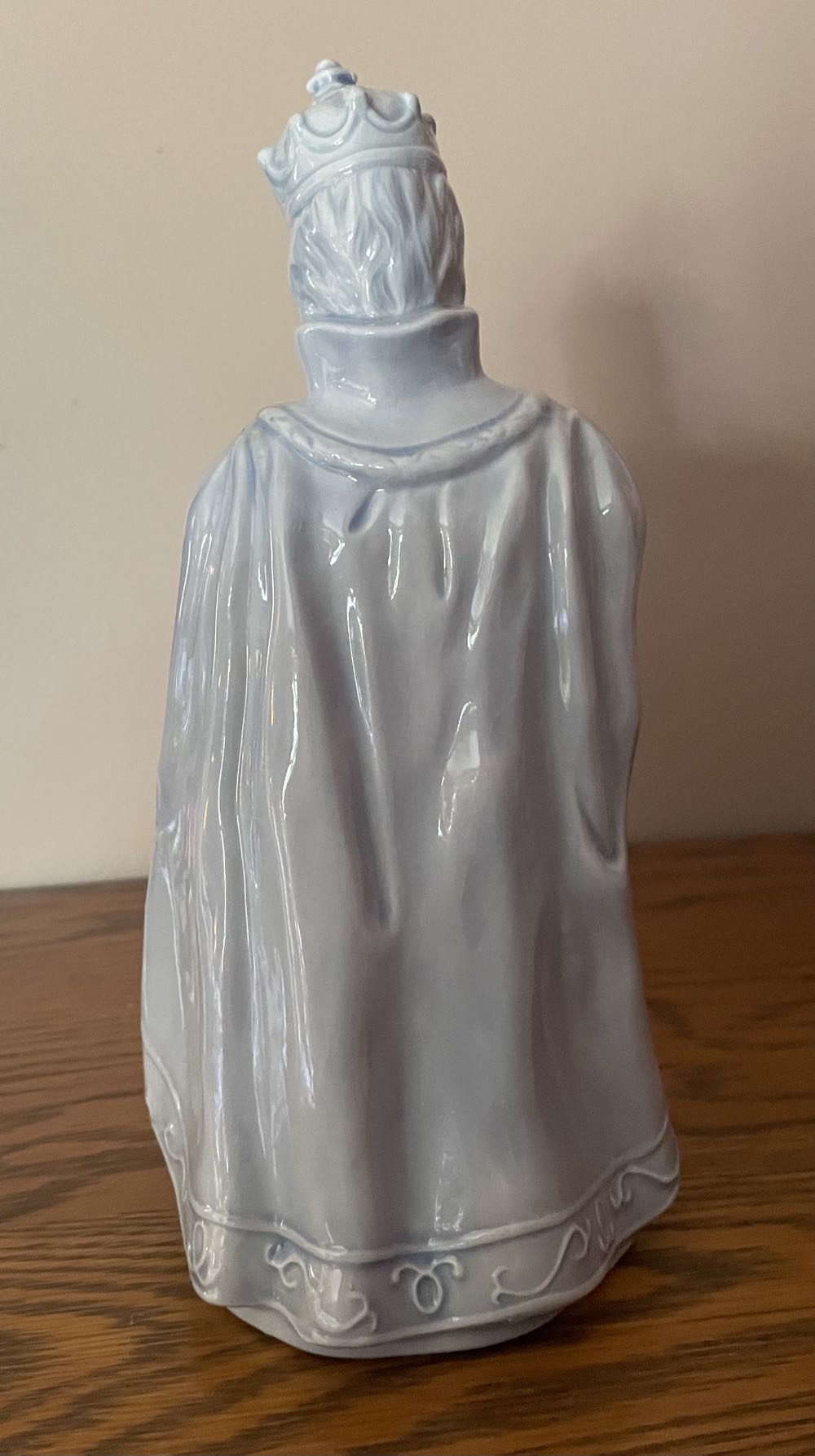 Ceramic - Provincial - Nativity - Magi - King With Urn - P535 - Magi (Nativity) ornament collectible - Main Image 3