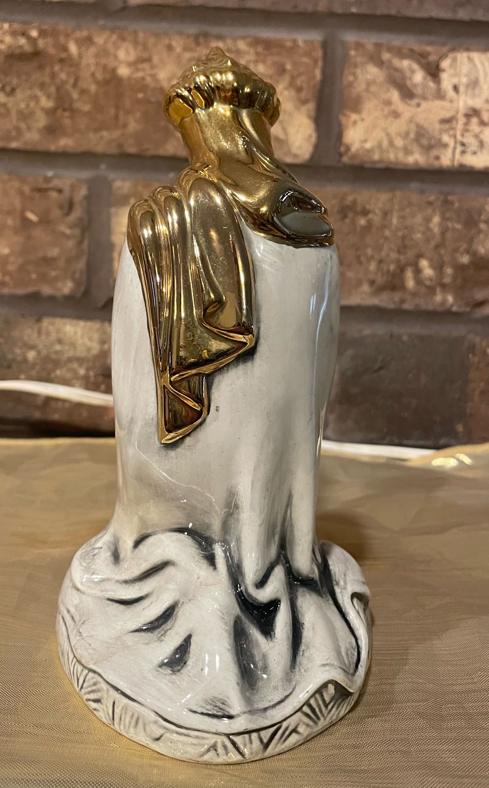 Ceramic - Holland - Nativity - (Set 3) - Magi - Genuflecting - #563 - Magi (Nativity) ornament collectible - Main Image 3