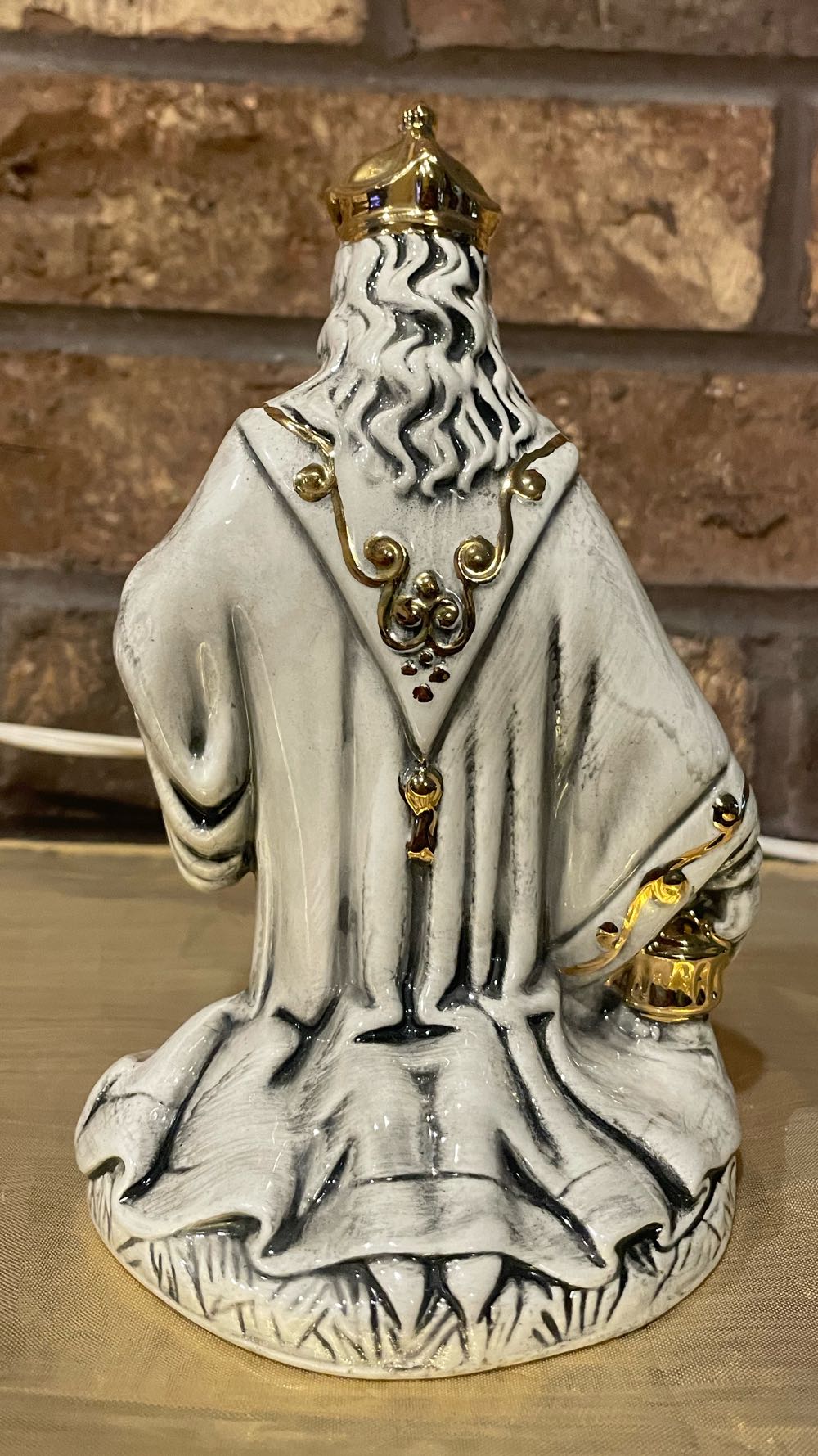 Ceramic - Holland - Nativity - (Set 3) - Magi - Kneeling - #563 - Magi (Nativity) ornament collectible - Main Image 3