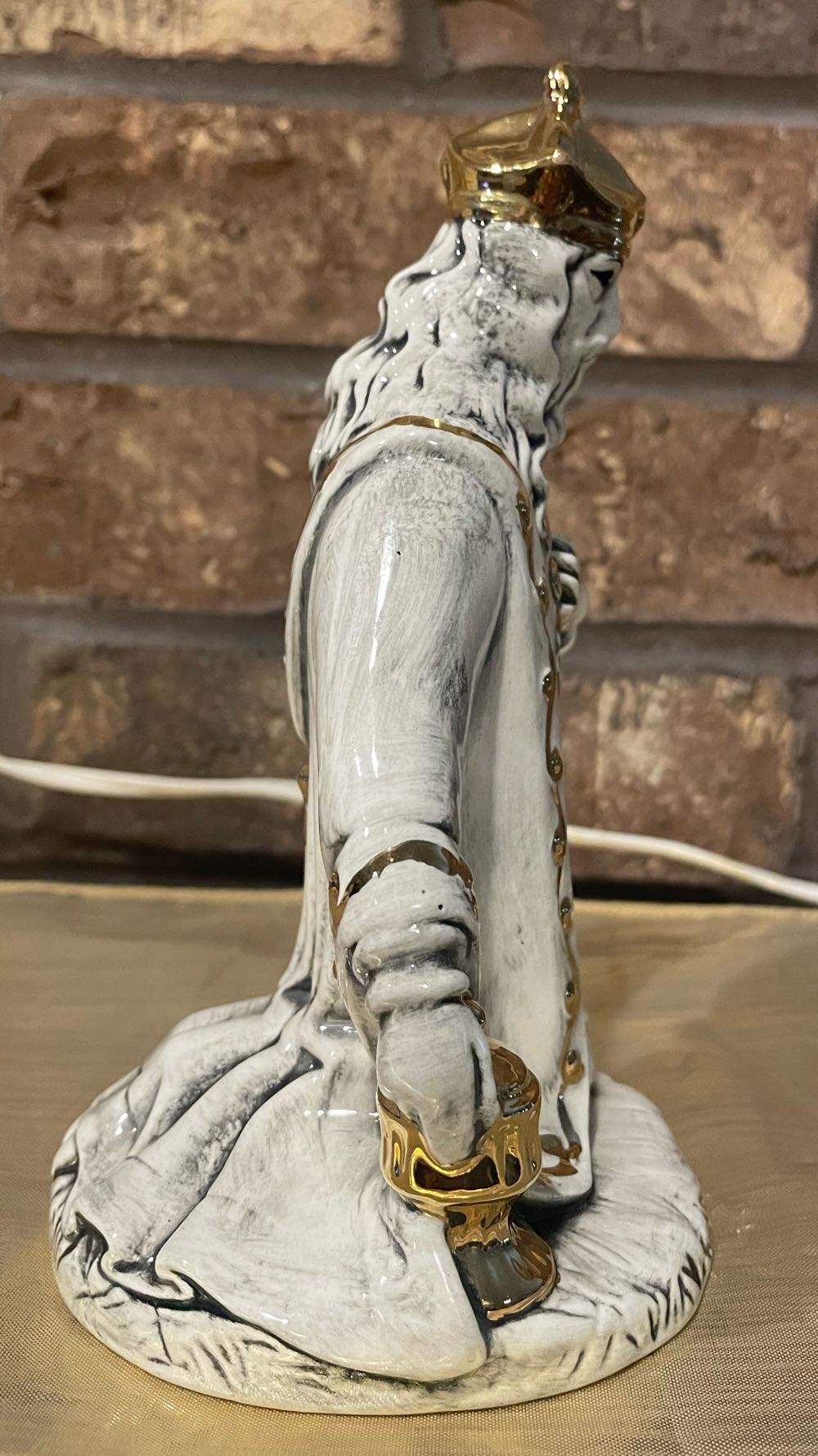 Ceramic - Holland - Nativity - (Set 3) - Magi - Kneeling - #563 - Magi (Nativity) ornament collectible - Main Image 4