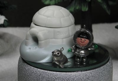 Jim Shore Santa With Christmas Tree Coat #6012946